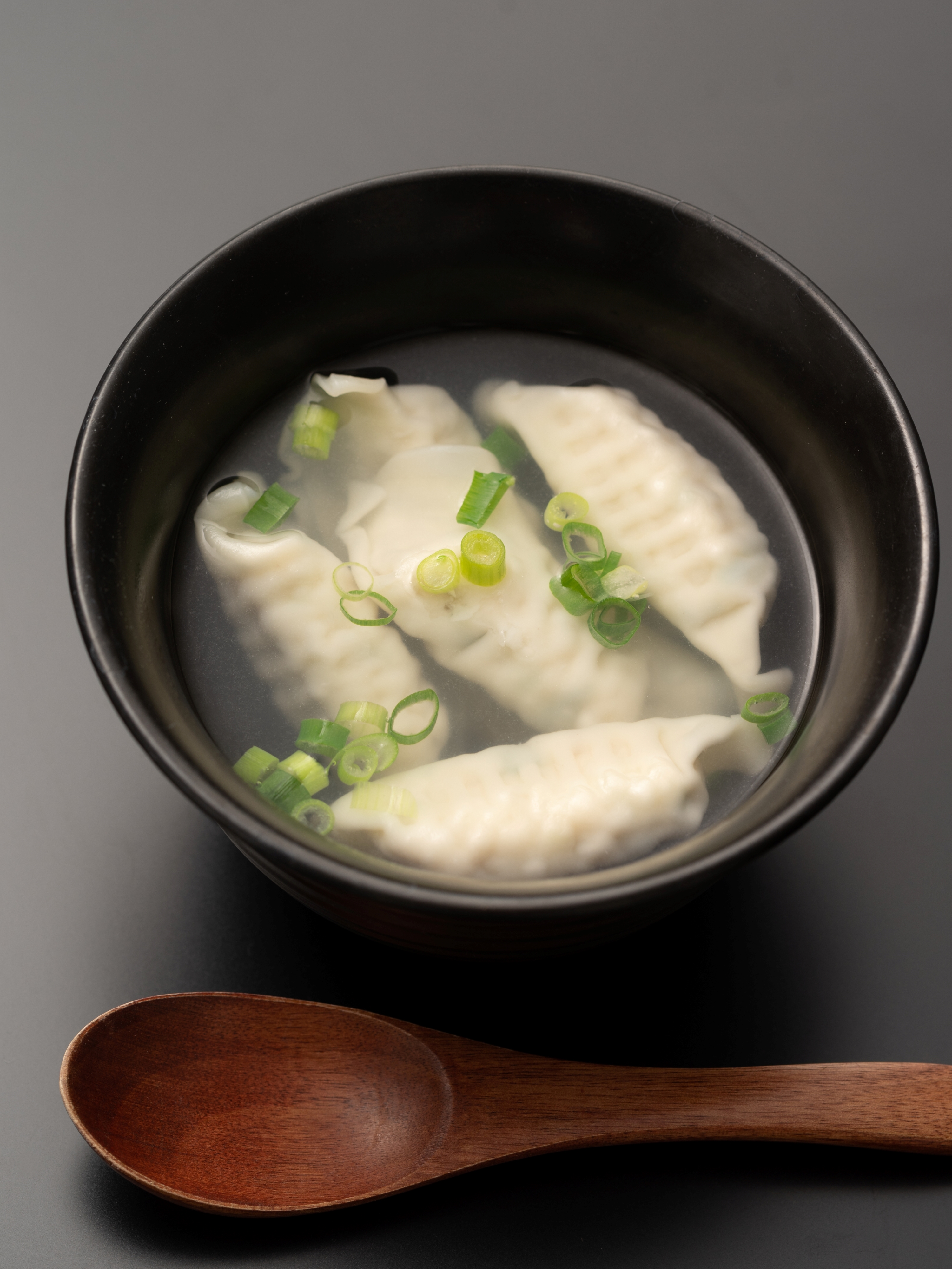 【魚と野菜だけなのでヘルシー】出水田鮮魚のおさかな餃子（８個×４パック）